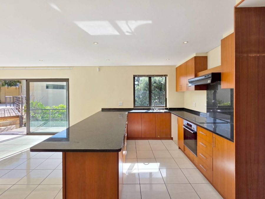 To Let 4 Bedroom Property for Rent in Oranjezicht Western Cape
